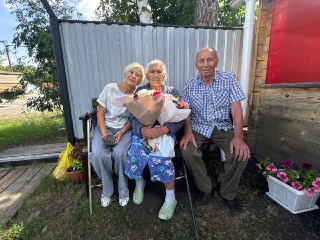 94 года: Поздравления ветерану труда из Маймы с Днем Рождения