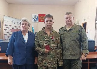 Боец из Усть-Коксинского района получил Орден Мужества