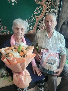 95-летие Валентины Поповой: долгожительница из Манжерока отмечает юбилей
